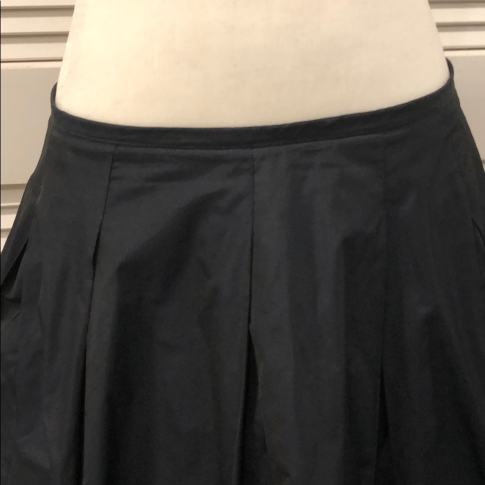 Vince Midi skirt HAS POCKETS! 30” waist